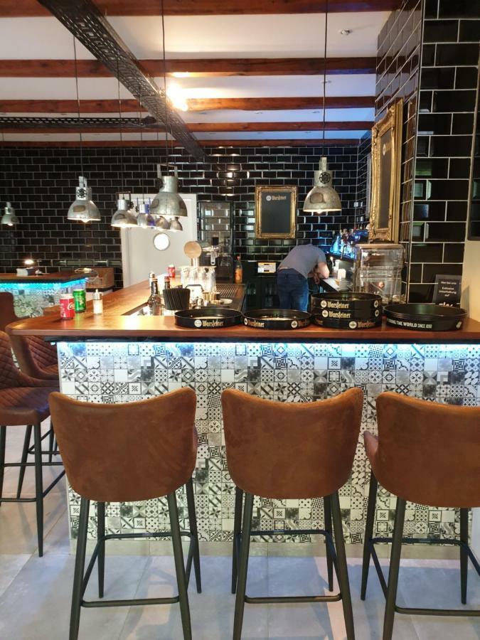 舍姆贝克 El Capitan Naehe Movie Park酒店 外观 照片